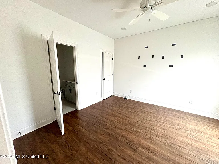 701 Southview Dr — Photo 23