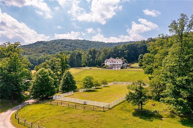 641 Hidden Meadows Ln, Ligonier, PA 15658 Zillow