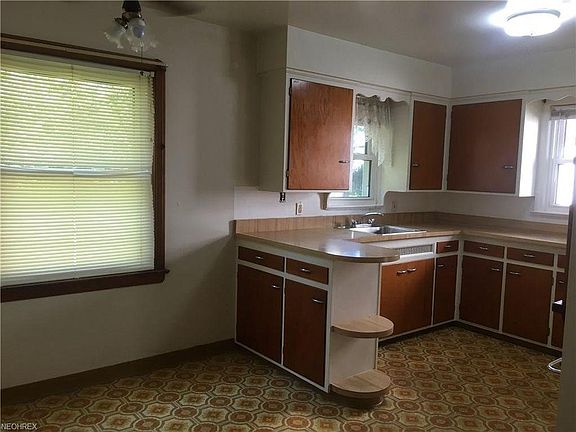 2nd image of 25631 Zeman Ave