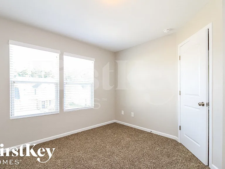 4317 Lochurst Dr — Photo 10