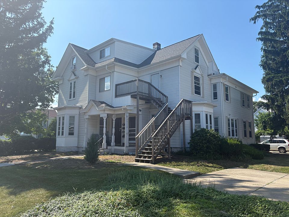 1st image of 28 Peck St #1