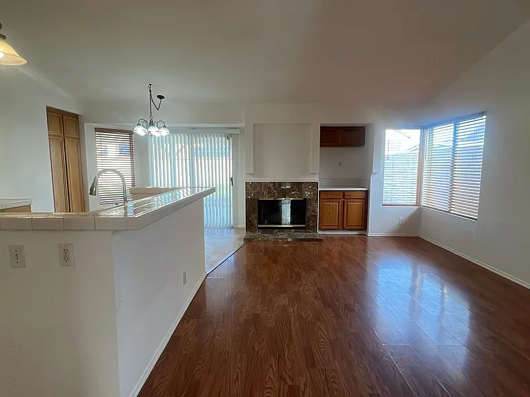 2121 Beechwood St — Photo 7