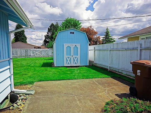 2nd image of 6127 Tacoma Ave S