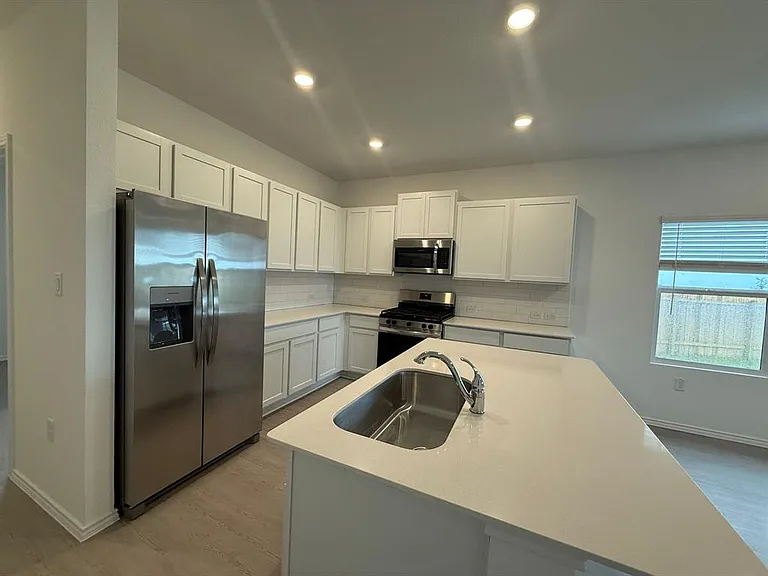 109 Imola St — Photo 14
