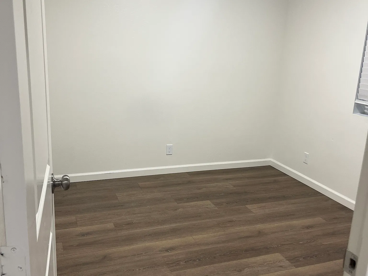 2 bed, 860 sqft, $1,300 — Photo 3