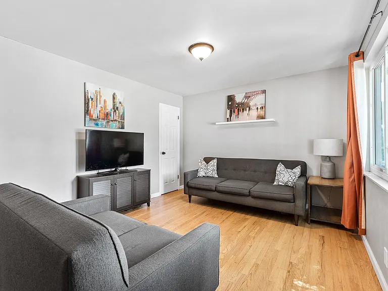 11542 Downing St — Photo 10