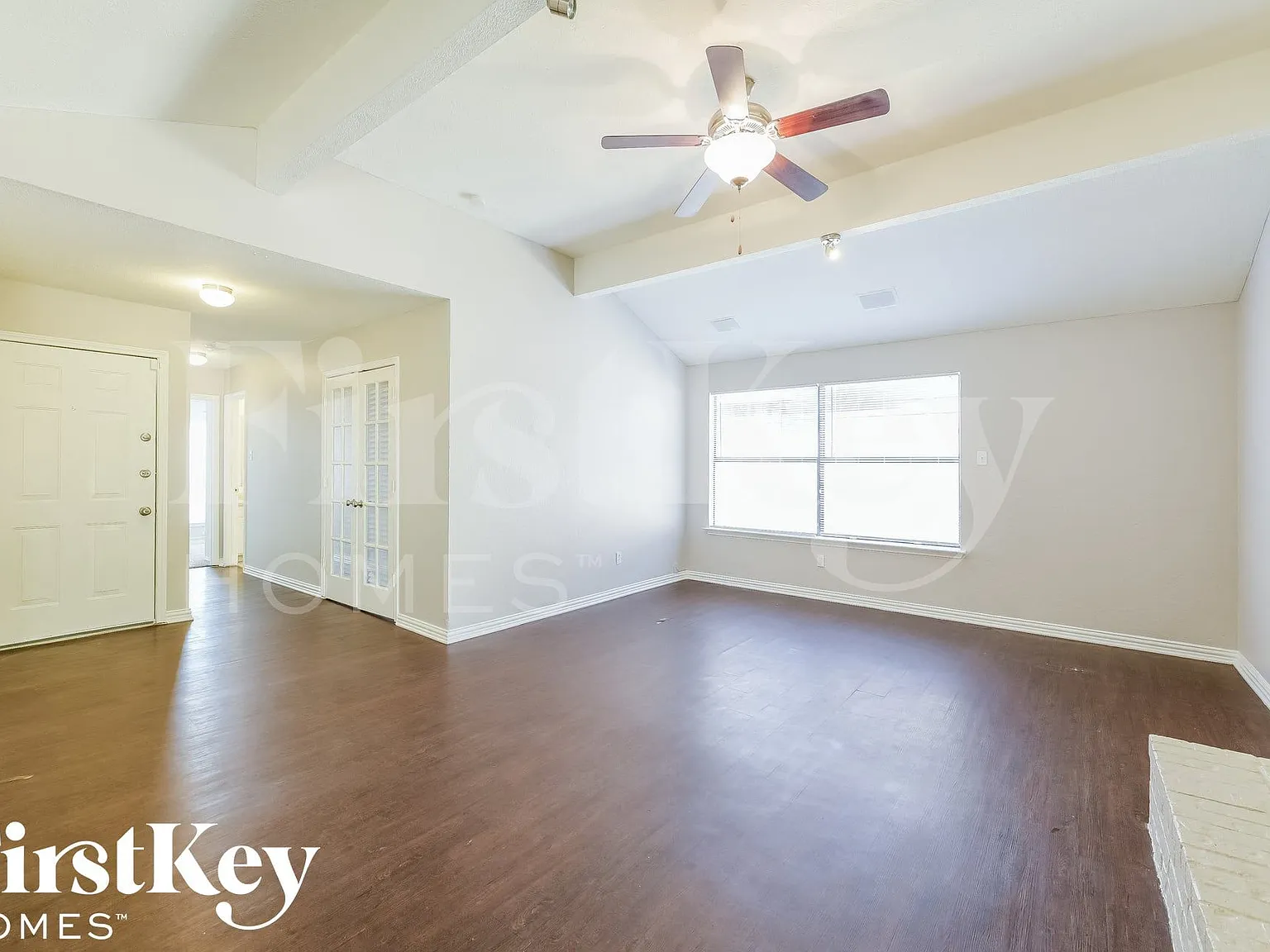 3 bed, 2.0 bath, 1367 sqft, $1,790 — Photo 3