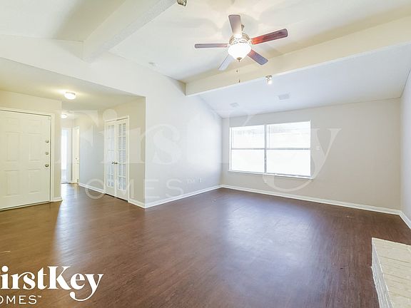 3rd image of 529 Valley Spring Dr
