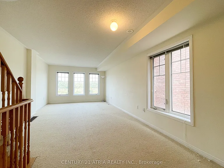 5295 Major Mackenzie Dr E — Photo 5
