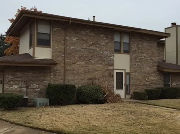 48 Morrow Dr, Bedford, TX 76021