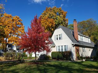 5433 Brookbank Rd, Downers Grove, IL