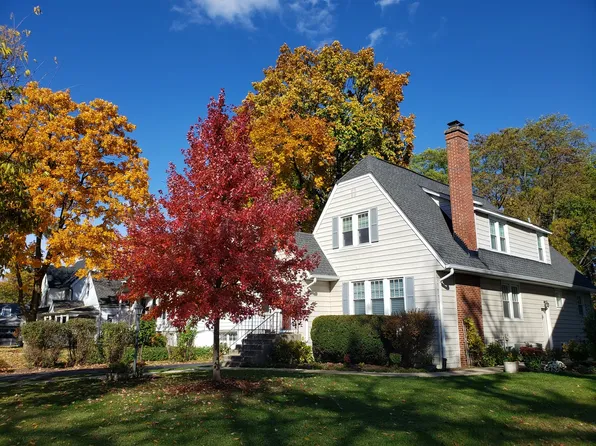 5433 Brookbank Rd, Downers Grove, IL 60515