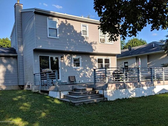 2nd image of 524 Middlebury Ln