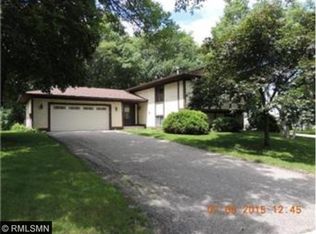 9400 Garrison Way, Eden Prairie, MN 55347