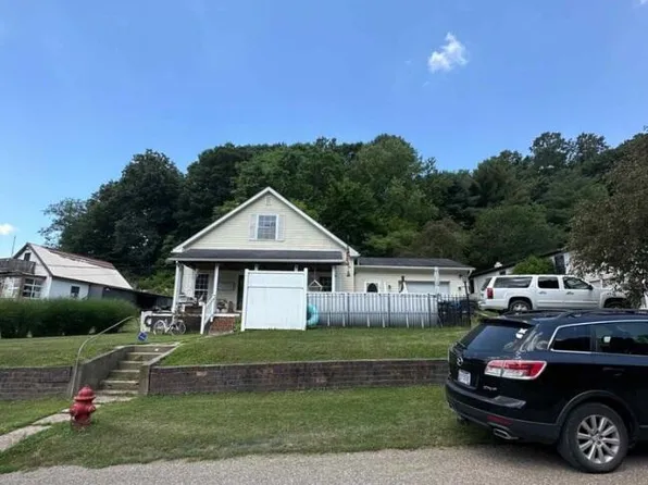 201 Ashton Ave, Nelsonville, OH 45764