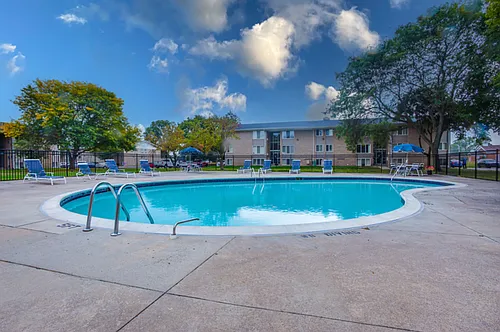 Hines Park Apartments Photo 1