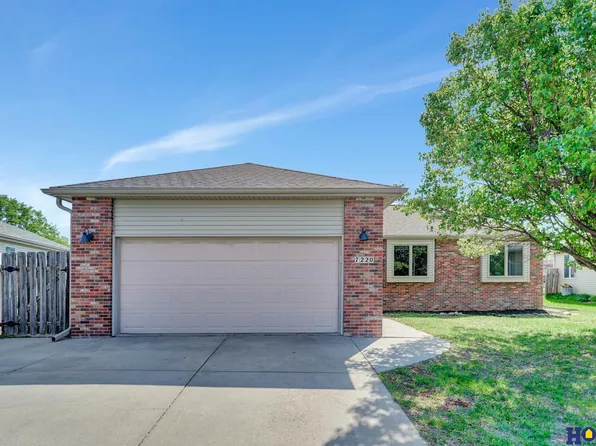 7220 S 21st St, Lincoln, NE 68512