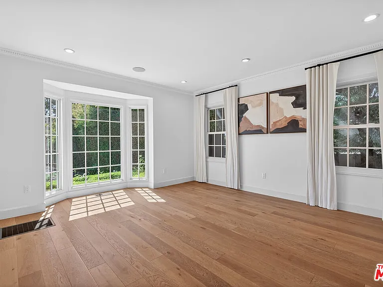 462 Warner Ave — Photo 27