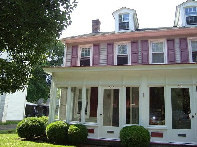 308 W Maple Ave