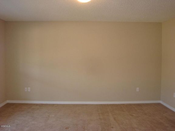 3rd image of 17123 Excalibur Cir