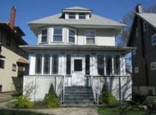 614 S Elmwood Ave, Oak Park, IL 60304