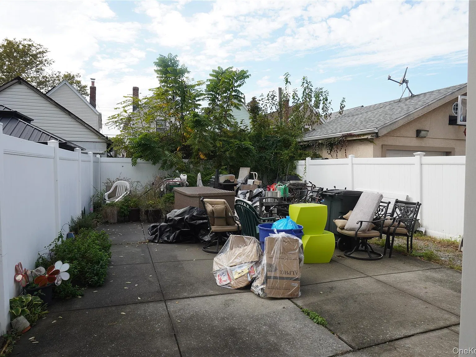 3 bed, 1.0 bath, 1120 sqft, $3,300 — Photo 4