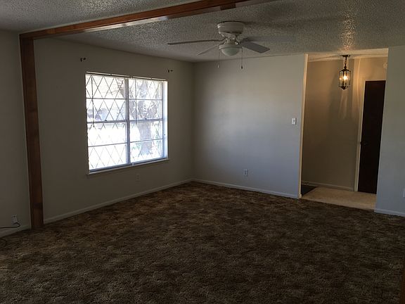 3rd image of 1712 Pleasant Ln