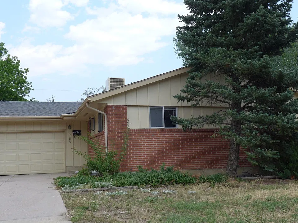 3665 Moorhead Ave