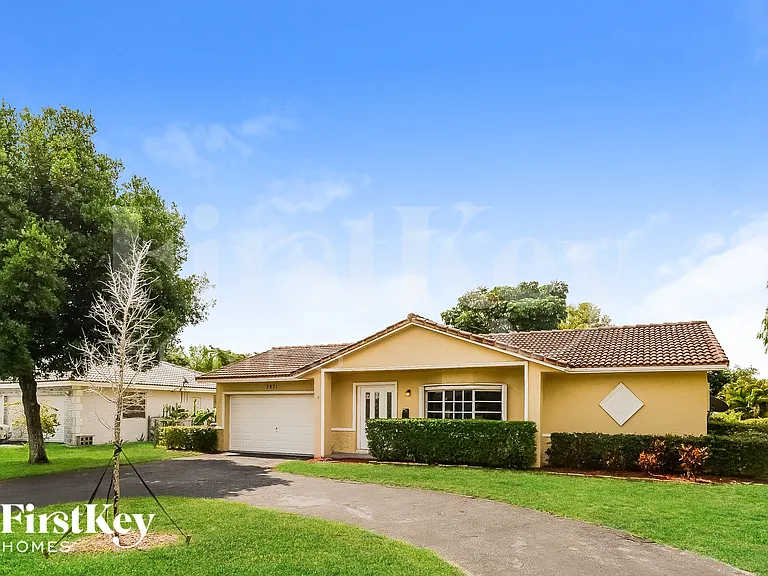 3631 NW 108th Dr — Photo 2