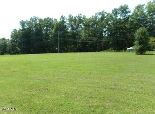 1655 Cherokee Rd E, Crossville, TN 38572