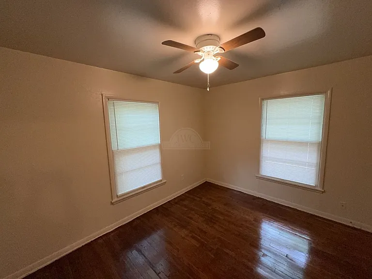 408 Allen St — Photo 16