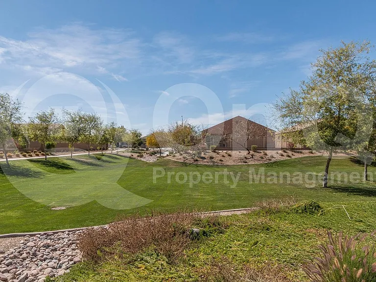 7562 W Tierra Buena Ln — Photo 22