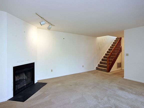 3rd image of 2289 Bedford St Unit F6