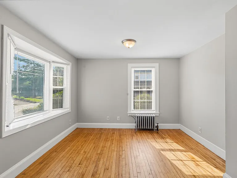 420 Britton St — Photo 12