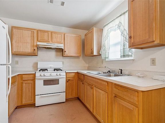 5th image of 1809 Alvar St