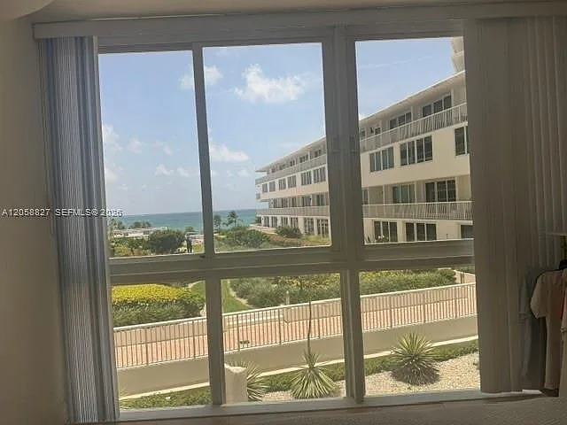 5401 Collins Ave #230 — Photo 44