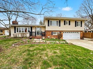 3010 Starr Rd, Royal Oak, MI