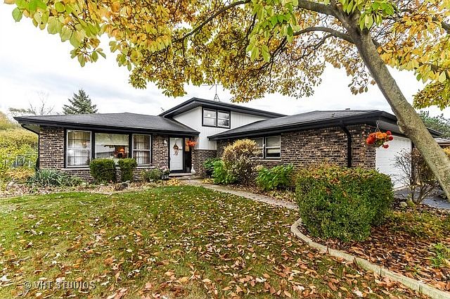 1st image of 10613 S Lori Ln