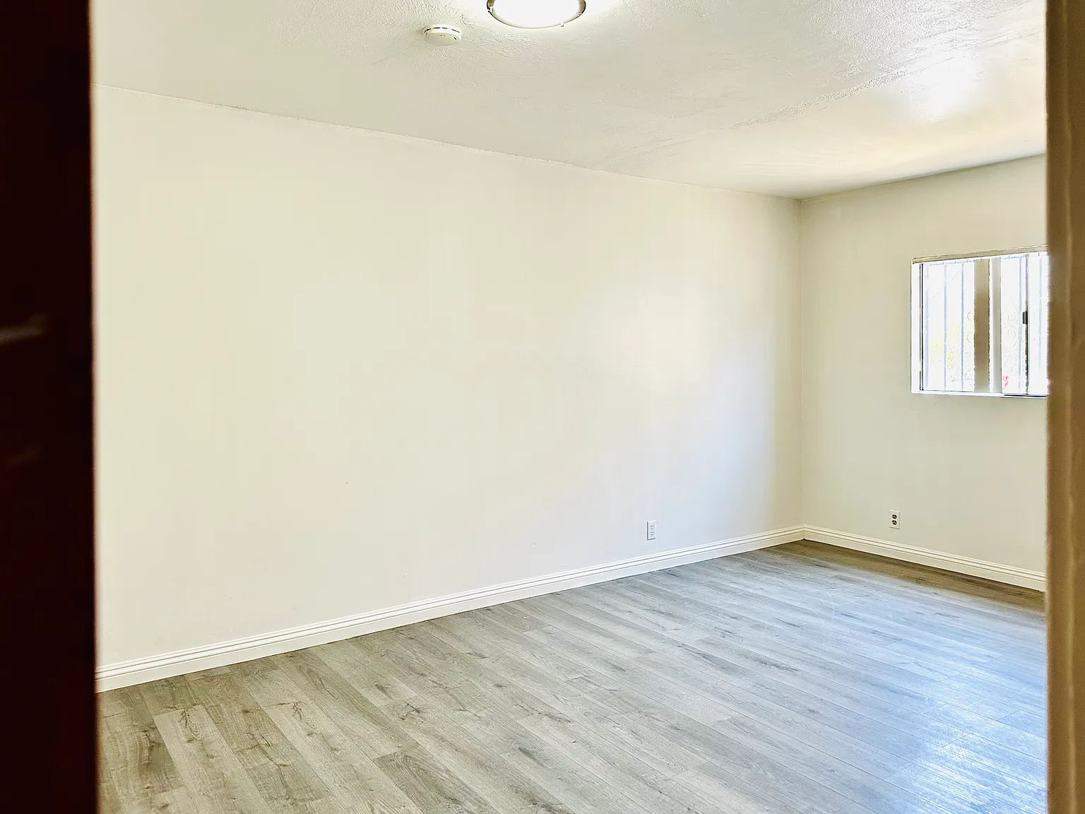 3 bed, 1000 sqft, $3,600 — Photo 3