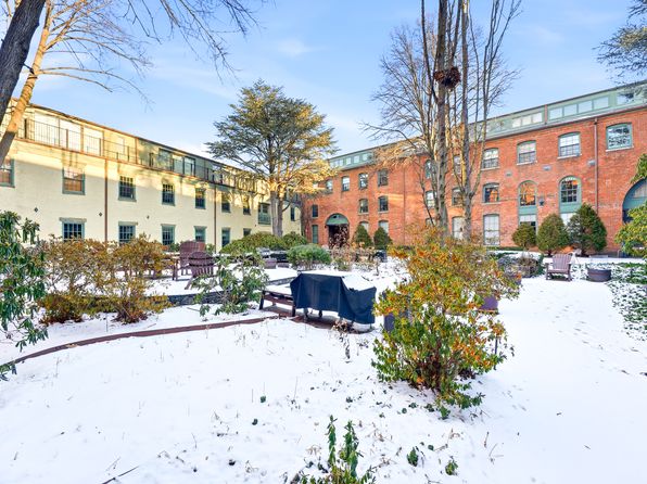 555 S Water St APT 218