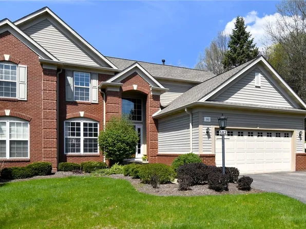 582 Mock Orange Cir, Chagrin Falls, OH 44023