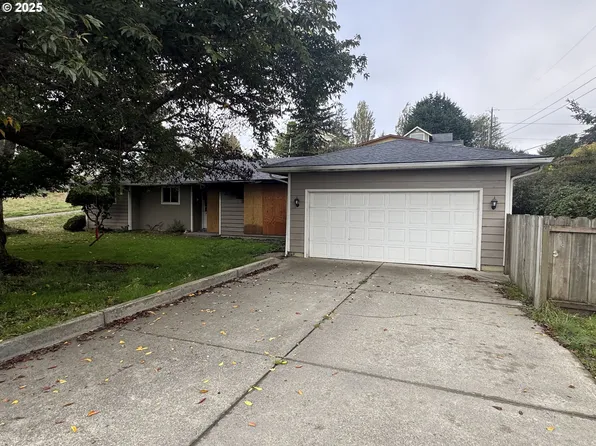 3726 Stanton Ave, North Bend, OR 97459