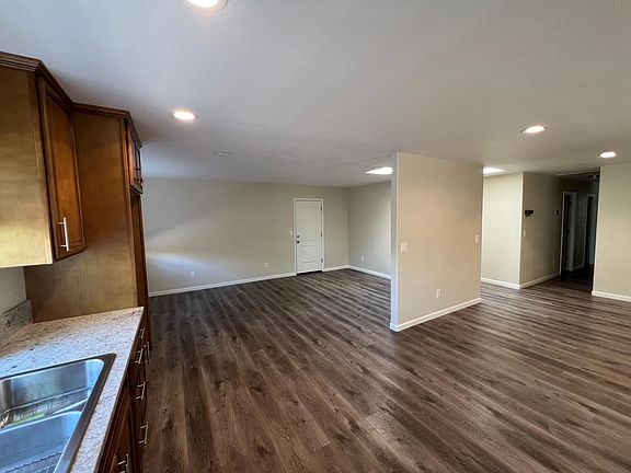 5th image of 1004 Linier Ct