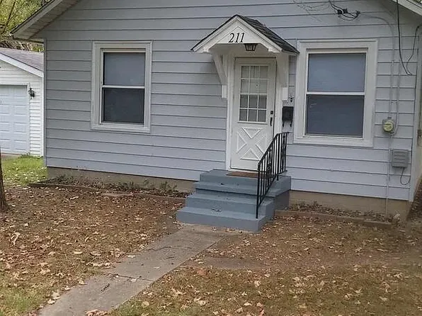 211 W Bryan St, Herrin, IL 62948