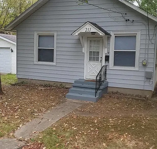 211 W Bryan St Photo 1