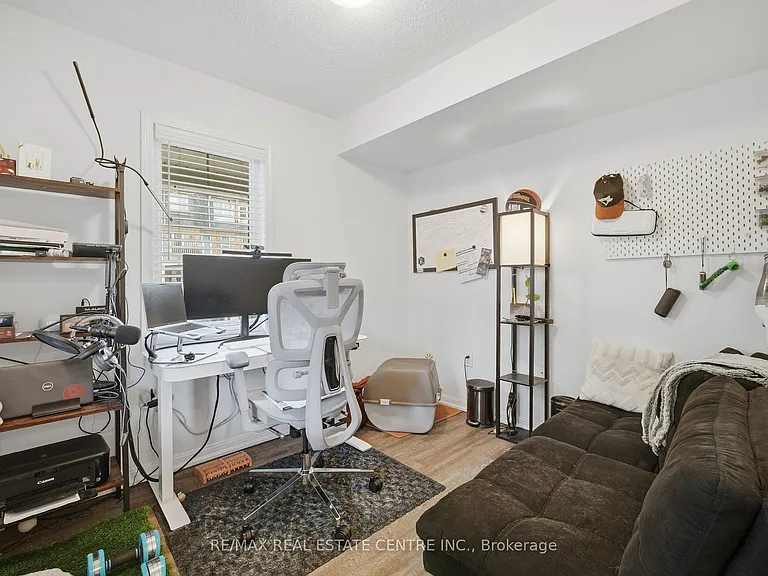 254 Septimus Hts — Photo 36