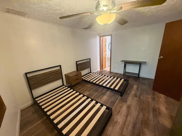 1111 Wissinoming Dr — Photo 28