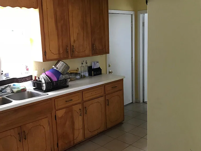 212 Park Ave — Photo 10