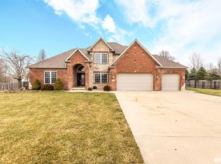 129 Barrington Ln, East Peoria, IL 61611