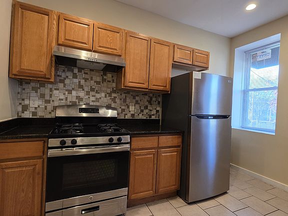 3rd image of 1524 Chapel St #102A